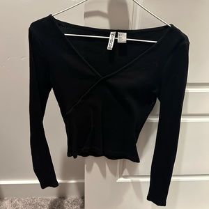 Divided (H&M) long sleeve crop top